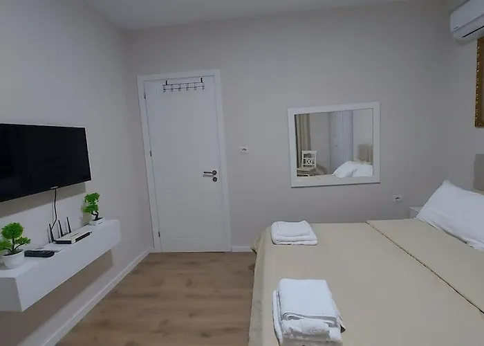 Tranquil Oasis For Two Aparthotel