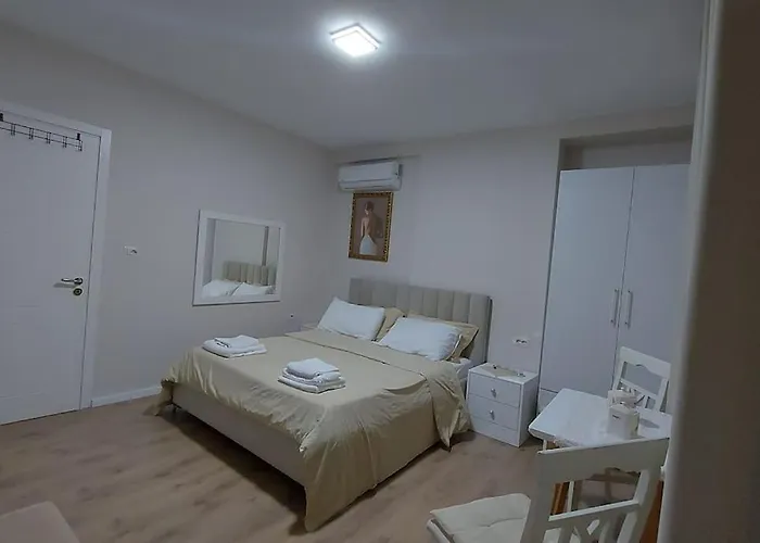 Tranquil Oasis For Two Aparthotel