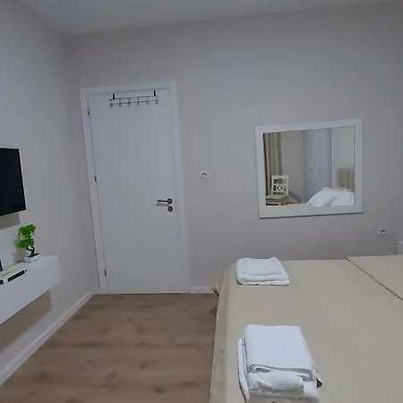Tranquil Oasis For Two Aparthotel